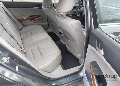 2012 Honda Accord 2.4 Ex-L z USA, uszkodzony, nr VIN 1HGCP2F86CA174740